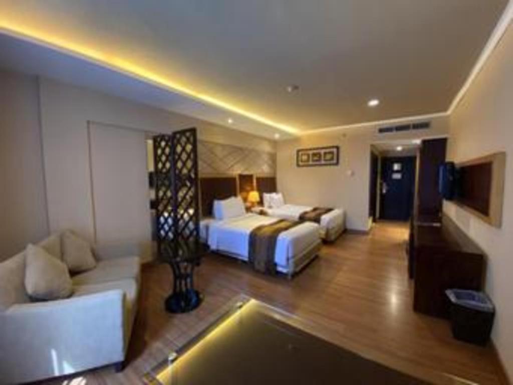 Regent'S Park Hotel Malang Esterno foto